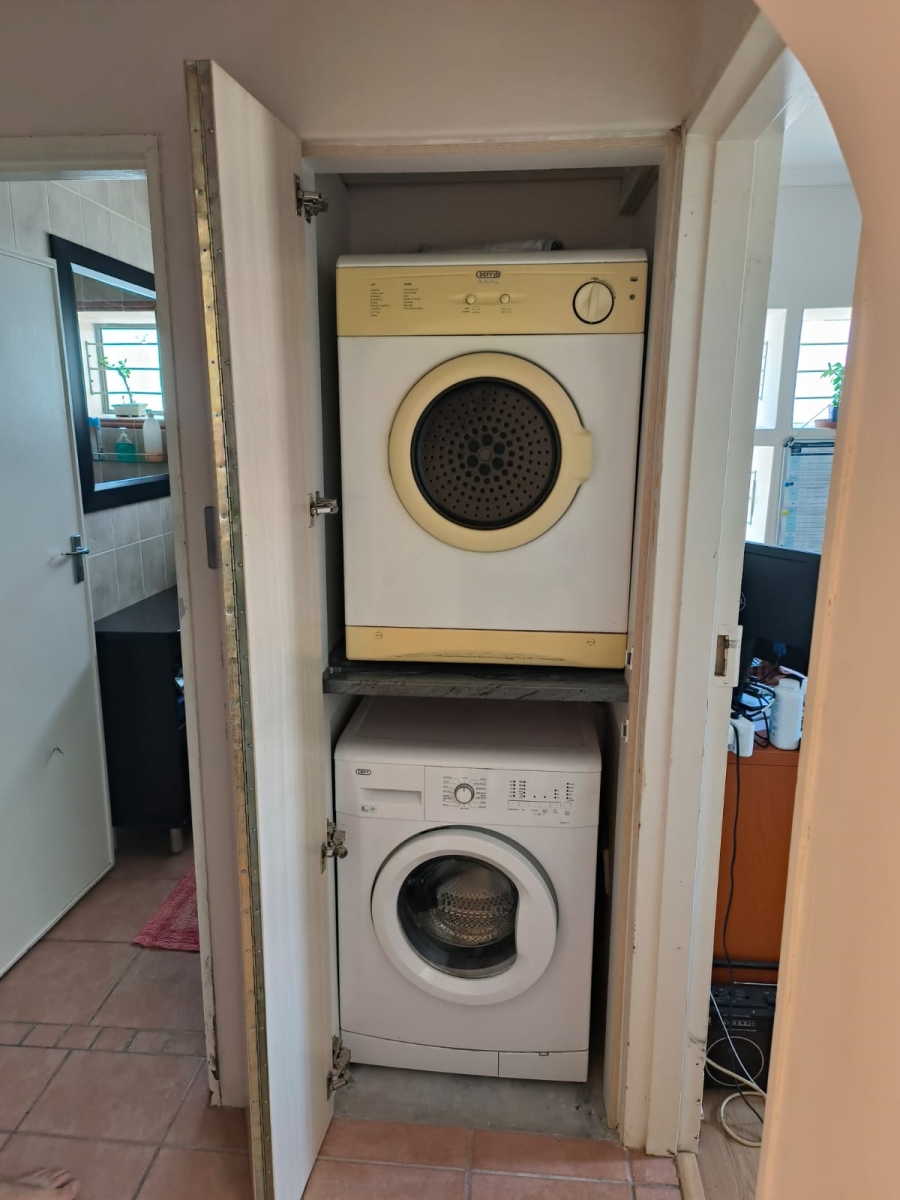 To Let 2 Bedroom Property for Rent in Table View Western Cape